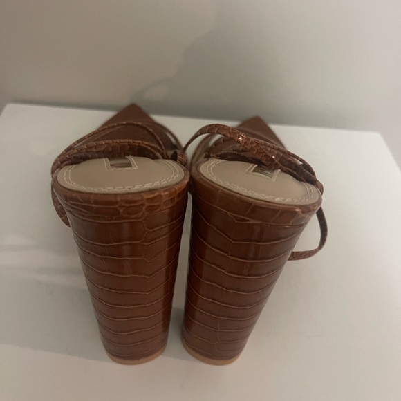 Liliana Brown Textured Strappy Sandals - Picture 4 of 4